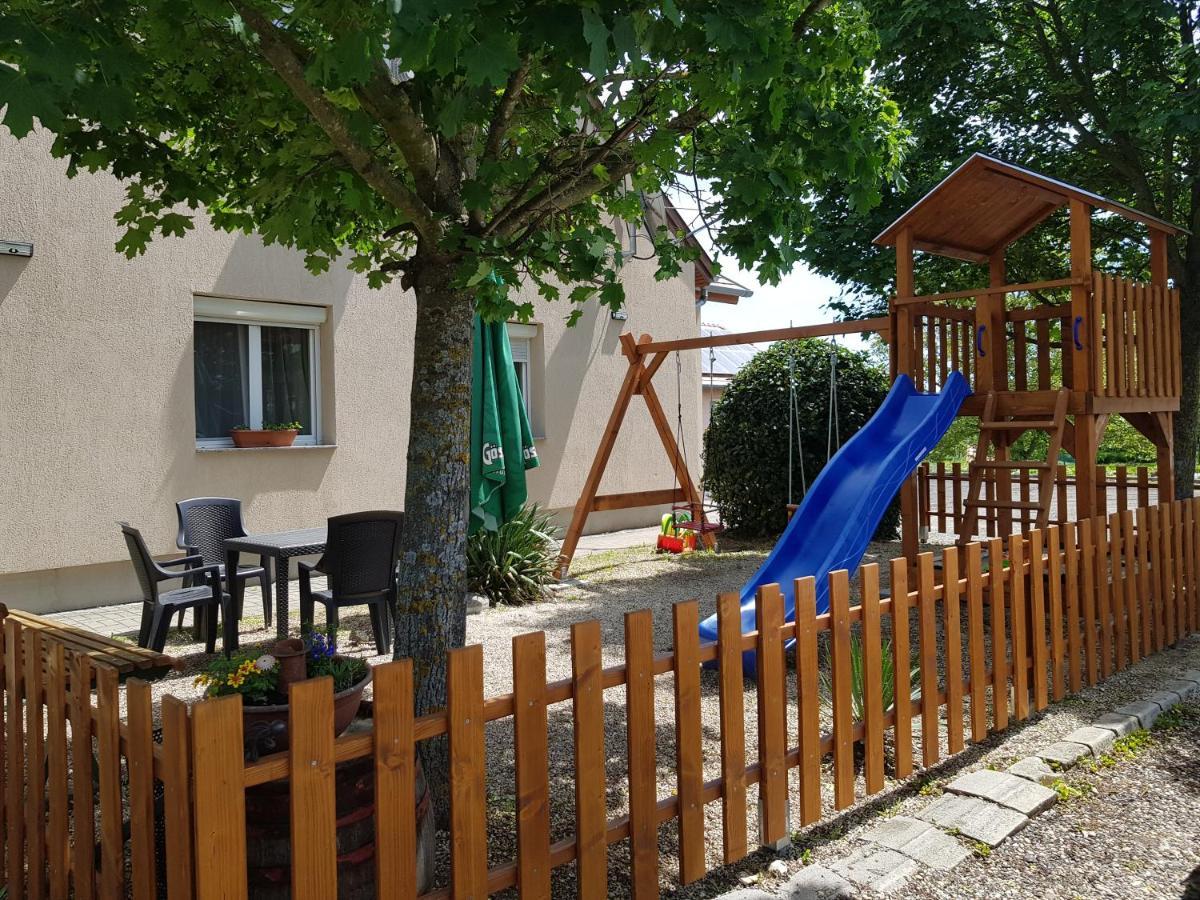 Borostyankert Etterem & Vendeghaz Hotel Sitke Екстериор снимка