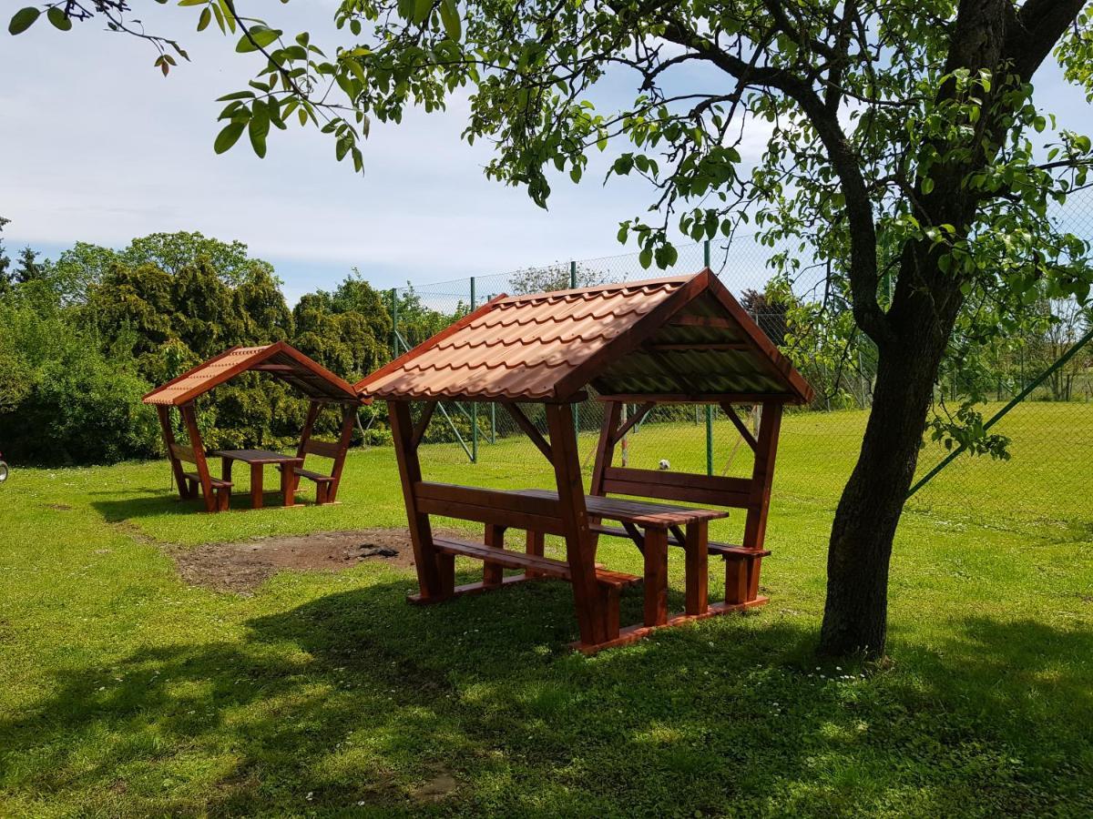 Borostyankert Etterem & Vendeghaz Hotel Sitke Екстериор снимка