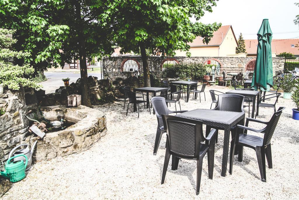 Borostyankert Etterem & Vendeghaz Hotel Sitke Екстериор снимка