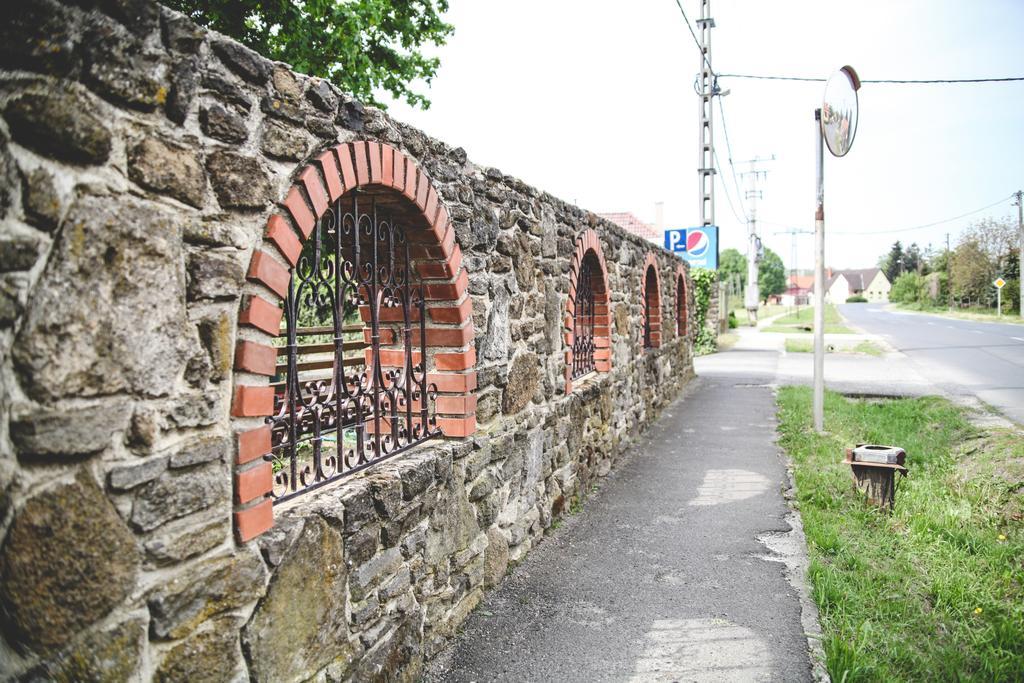 Borostyankert Etterem & Vendeghaz Hotel Sitke Екстериор снимка